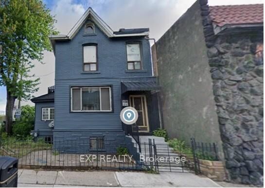 521 Barton Street E — photo 1