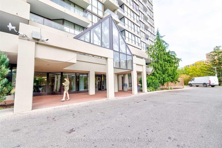 Property Photo:  5 Rowntree Road 1406  ON M9V 5G9 