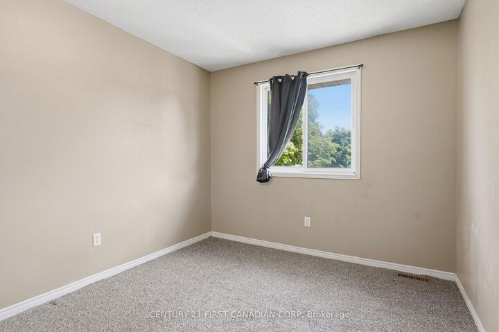 Property Photo: 190 Fleming Drive 25 ON N5V 5B8