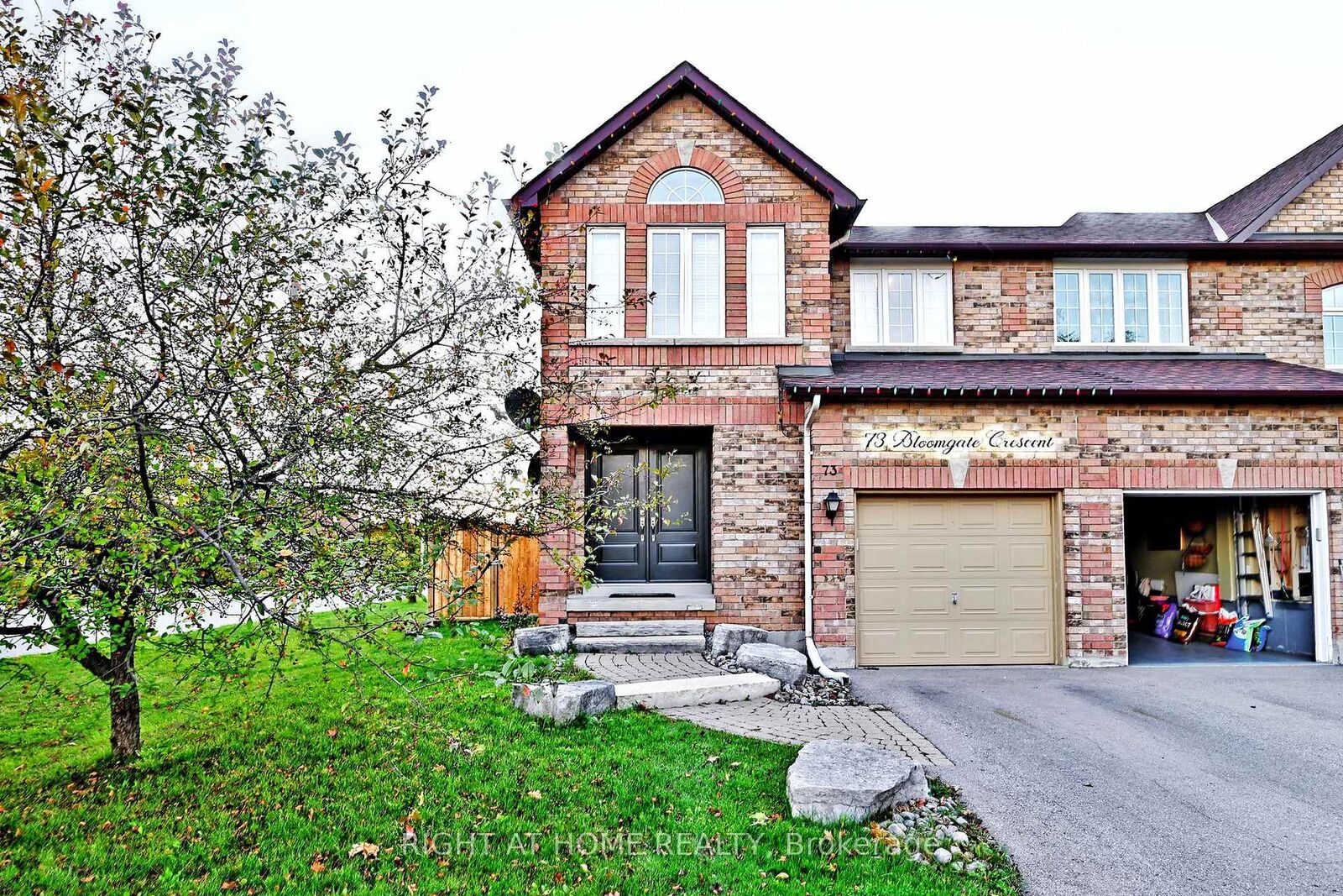 Property Photo: 73 Bloomgate Crescent ON L4E 3Z1