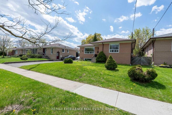 Property Photo: 431 Delrex Boulevard ON L7G 4J1