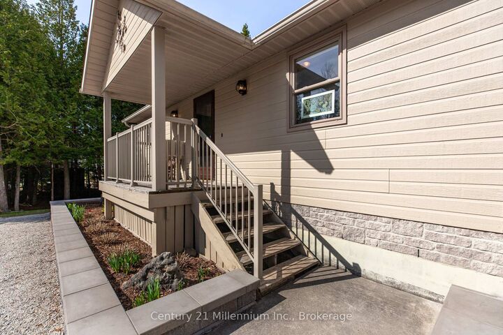Property Photo: 80 Lakewood Country Lane ON N0H 1W0