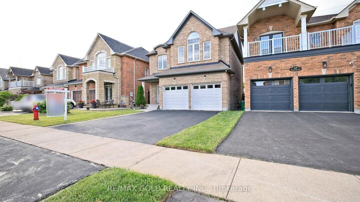 Property Photo: 20 Tatra Crescent ON L6Y 0K5