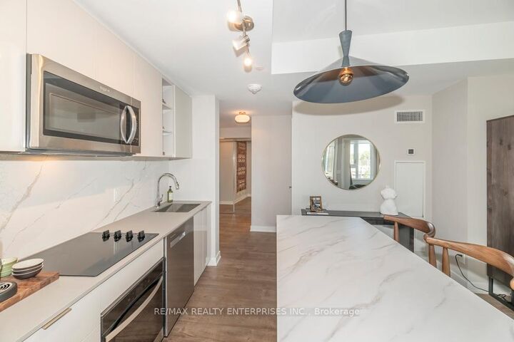 Property Photo:  543 Richmond Street W 741  ON M5V 0W9 