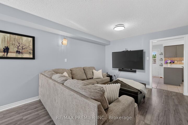 Property Photo: 47 Milloy Place ON L4G 7L2