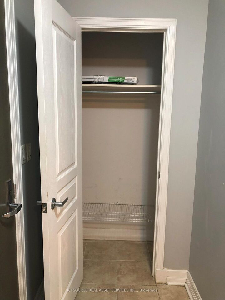 Property Photo:  200 Besserer Street 1210  ON K1N 0A7 