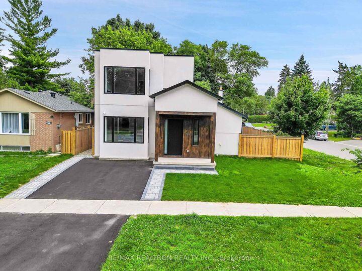 Property Photo: 105 Murray Drive ON L4G 2C4