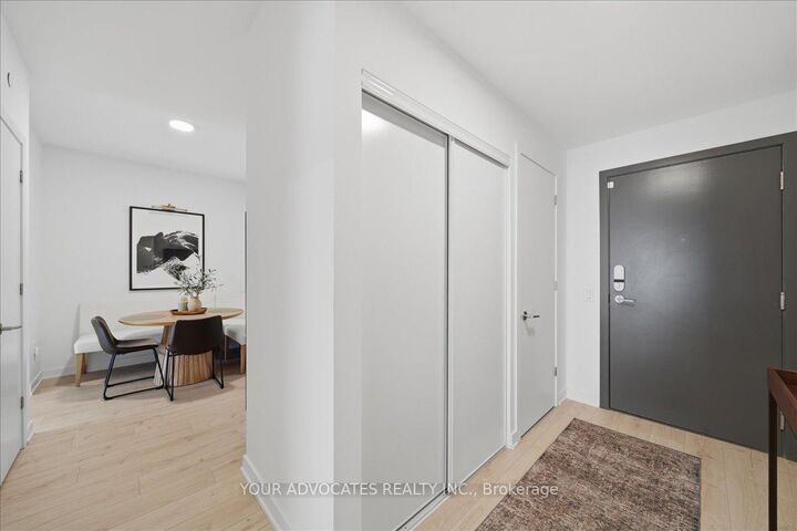 Property Photo:  9 Tecumseth Street 902  ON M5G 3V4 