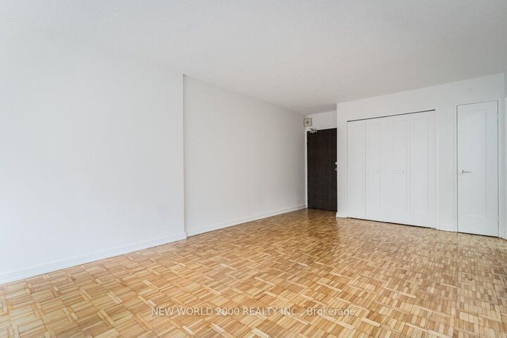 Property Photo: 101 Roehampton Avenue 1901 ON M4P 2W2