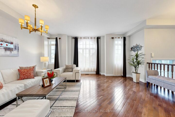 Property Photo: 208 Hunting Ridges Drive ON L4E 4K6