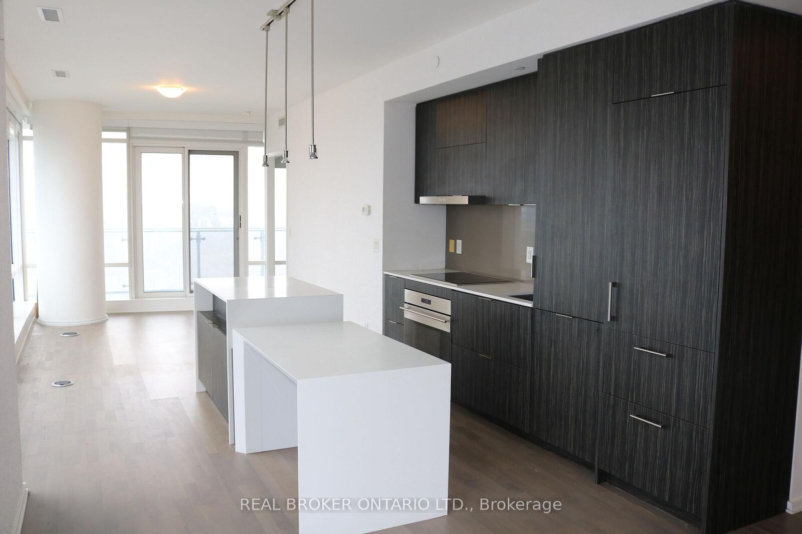 Property Photo:  1 Bloor Street E 5209  ON M4W 1A9 