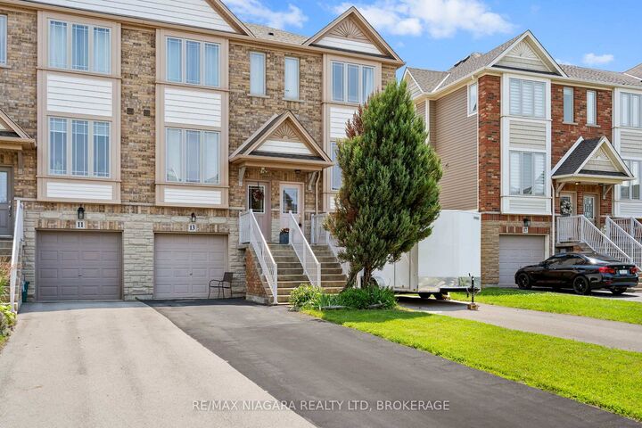 Property Photo:  15 Hemlock Way  ON L3M 0A7 