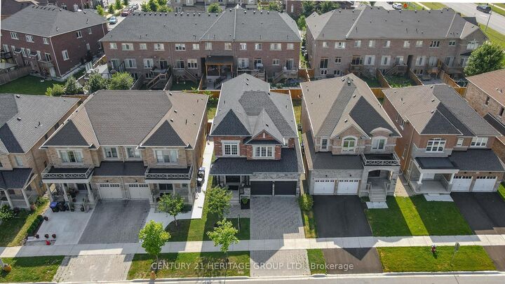 20 Barrow Avenue — photo 1