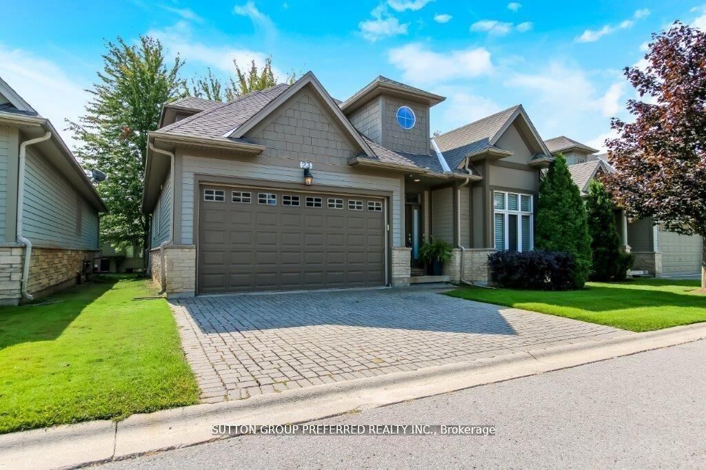 Property Photo: 124 North Centre Road 23 ON N5X 4R3