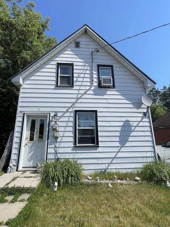 Property Photo: 207 Jane Street ON K0J 1T0