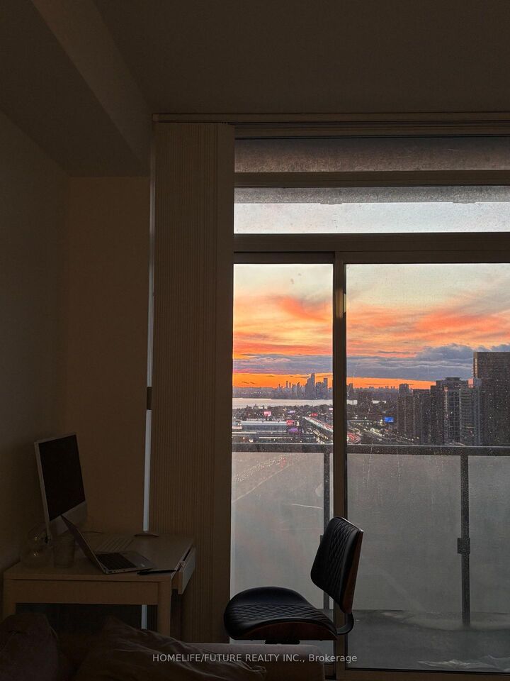Property Photo: 170 Fort York Boulevard 2713 ON M5V 0E6