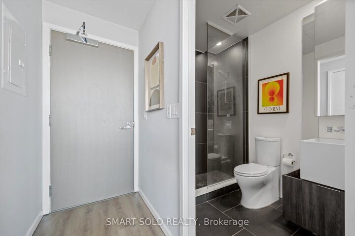 Property Photo: 1 Bloor Street E 4002 ON M4W 0A8