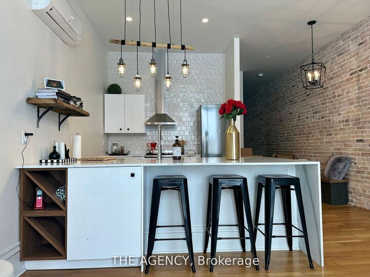 Photo de la propriété:  73 Grand River Street N  ON N3L 2M3 