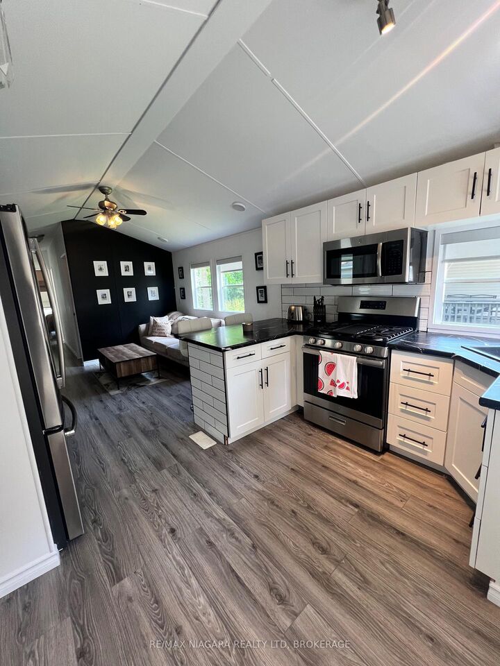 Property Photo: 22 Hickory Lane N/A ON L0S 1R0