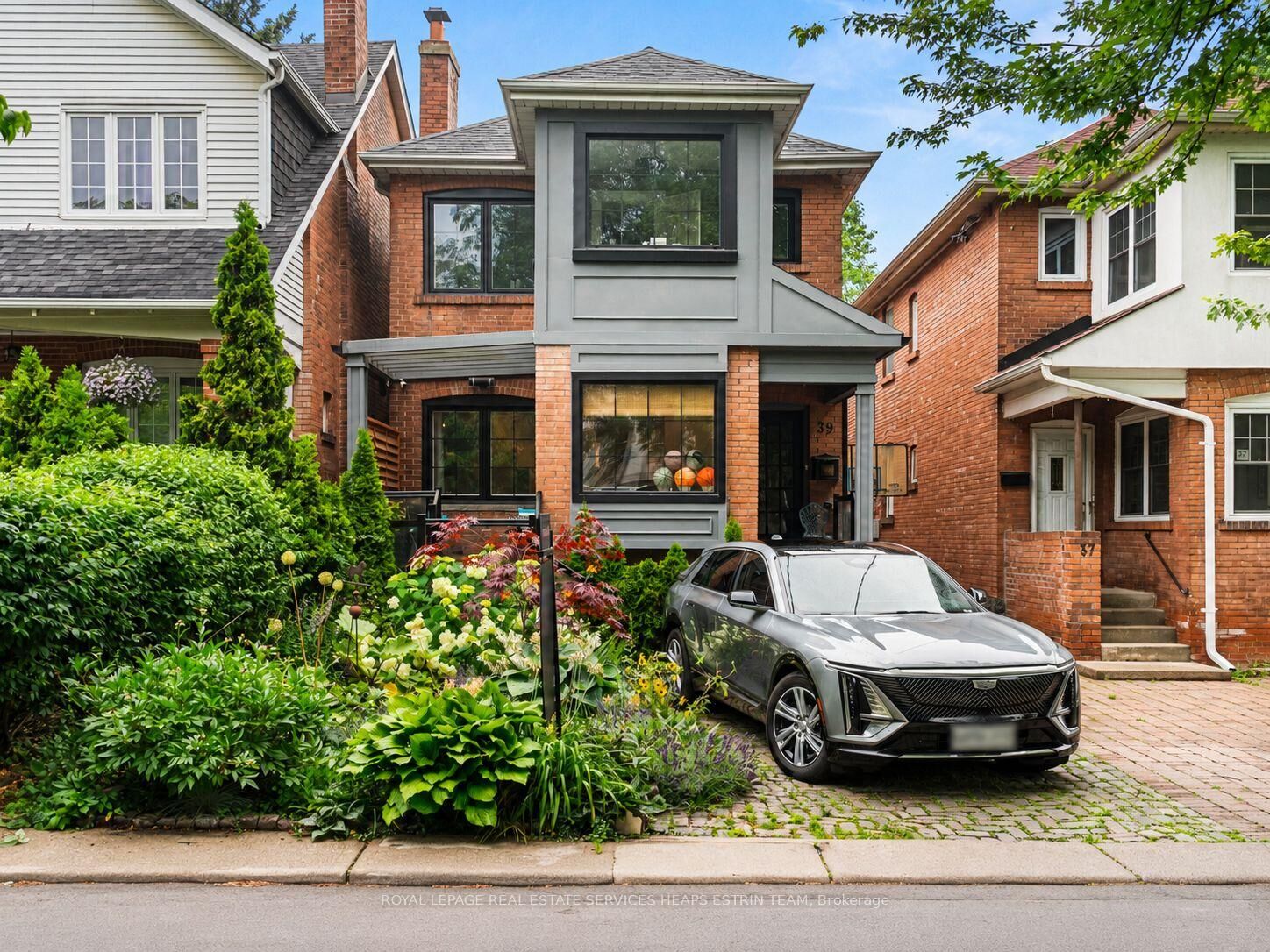 Property Photo: 39 Standish Avenue ON M4W 3B2