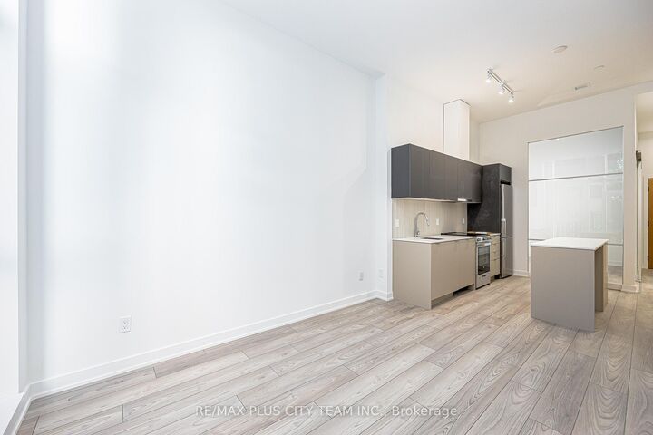 Property Photo: 8 Tippett Road 105 ON M3H 0E7