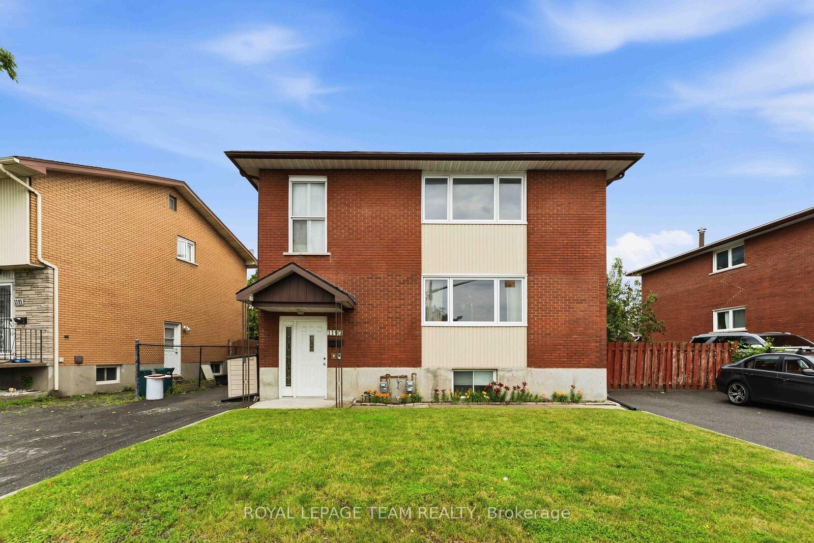 Property Photo: 1197 Maitland Avenue ON K2C 2B8