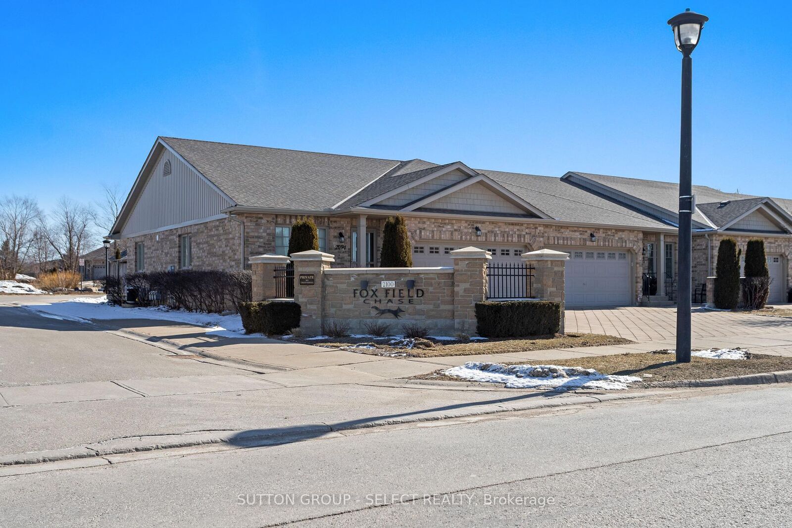 Property Photo: 2094 Denview Avenue ON N6G 5B6