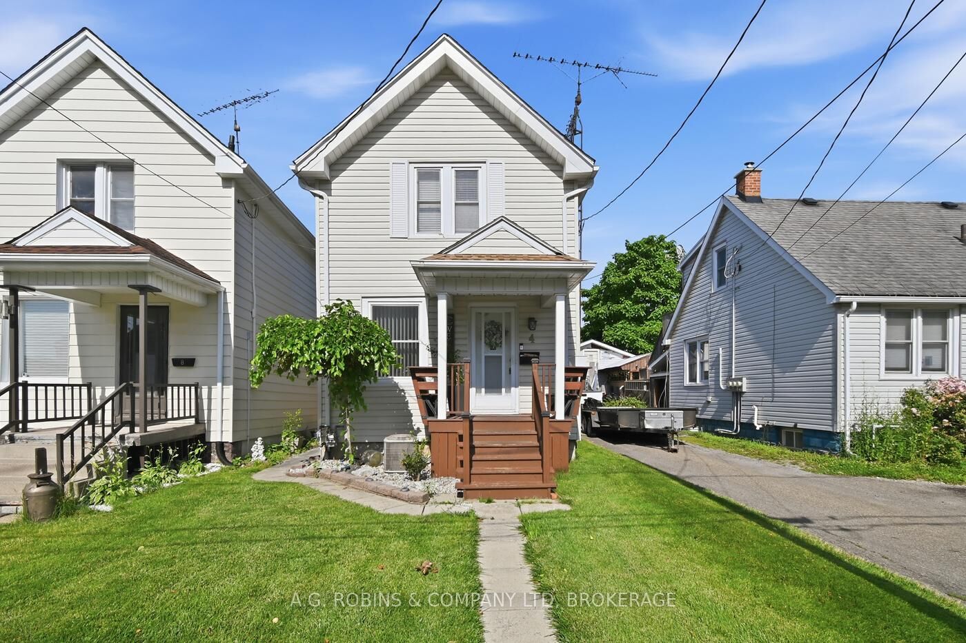 Property Photo: 4 Clifford Avenue ON L3C 2G1