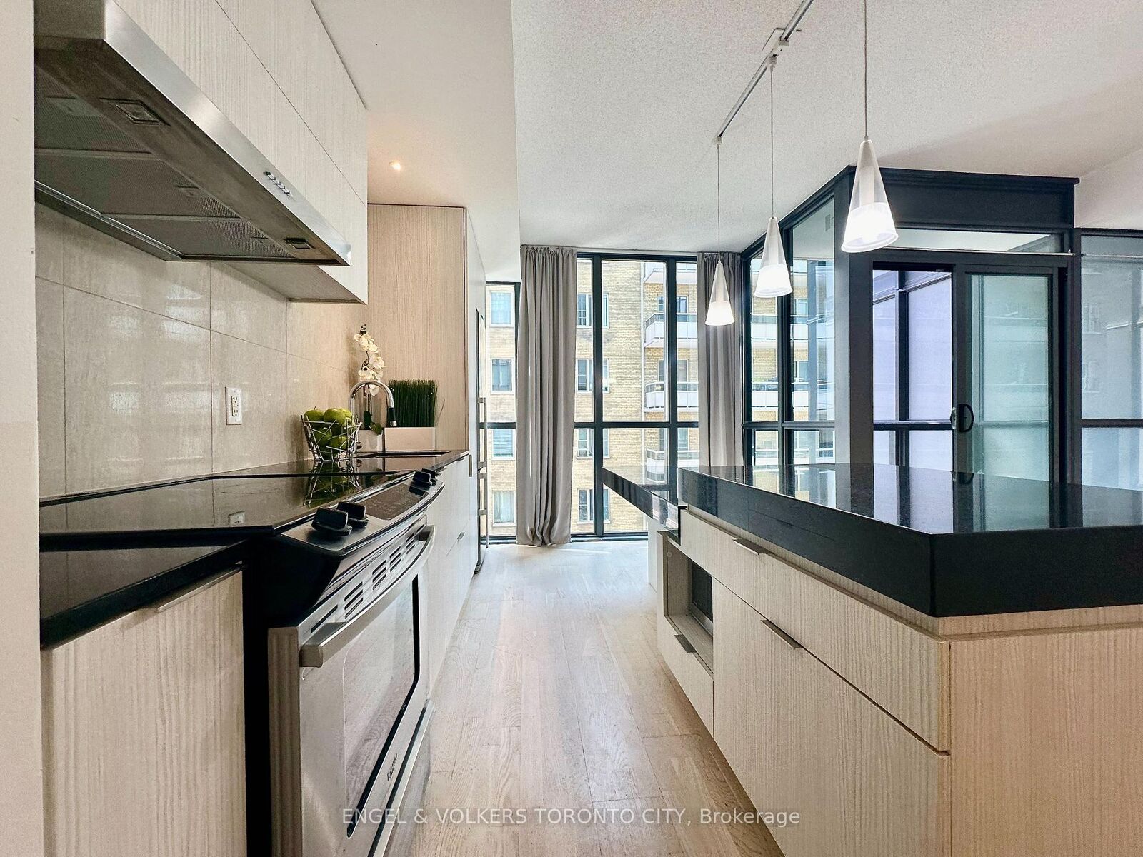 Property Photo: 101 Charles Street E 720 ON M4Y 0A9