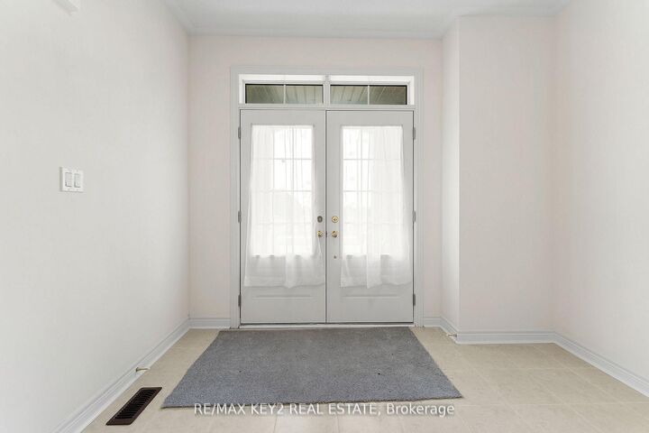 Property Photo:  175 Hartney Drive  ON L4S 0L1 