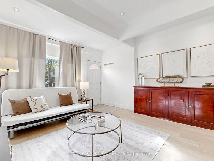 Property Photo: 275 Victoria Park Avenue ON M4E 3S6