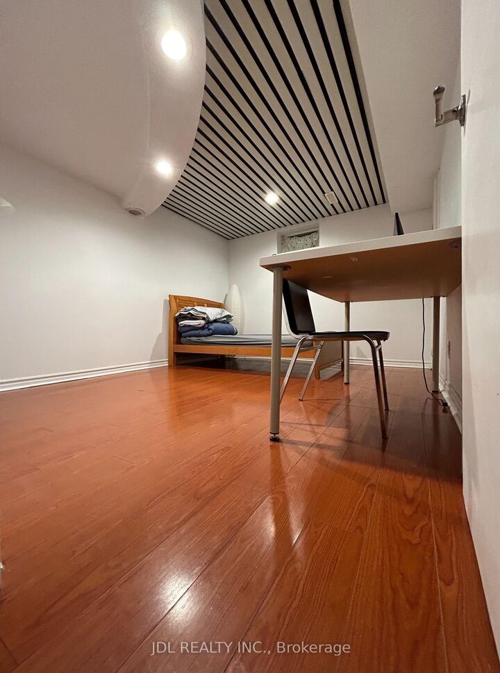 Property Photo: 44 Glencoyne Cres Crescent Bsmt ON M1W 2Z2