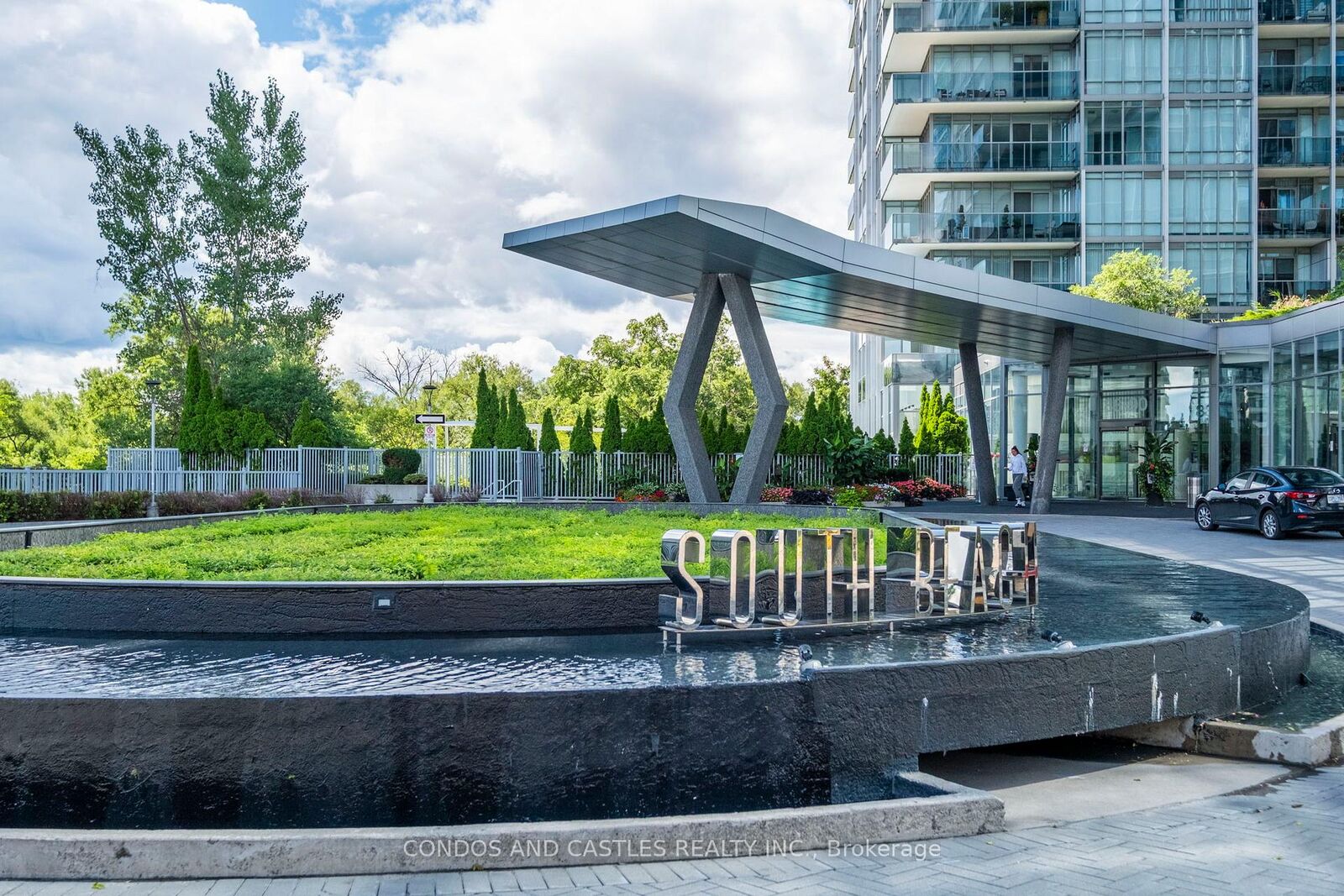 Property Photo: 88 Park Lawn Road 2907 ON M8Y 0B5