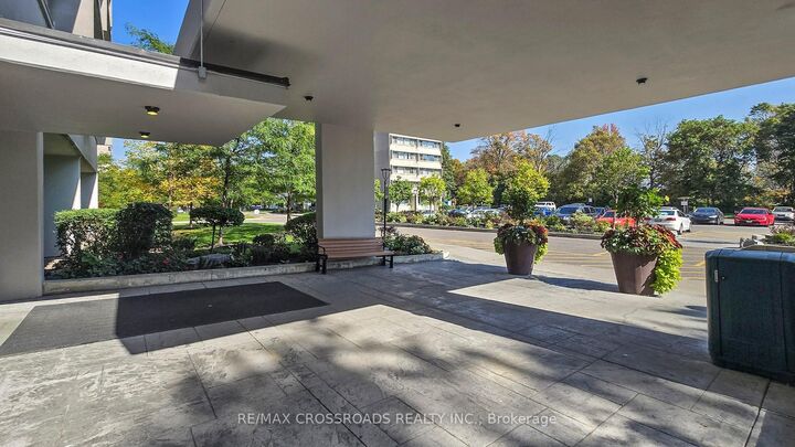 Property Photo:  715 Don Mills Road 208  ON M3C 1S4 