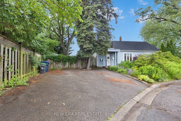 Property Photo: 2 Foch Avenue ON M8W 3W8