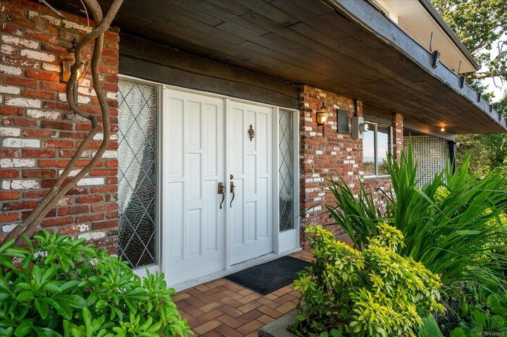 Property Photo: 3647 Overlook Dr BC V9T 1M5