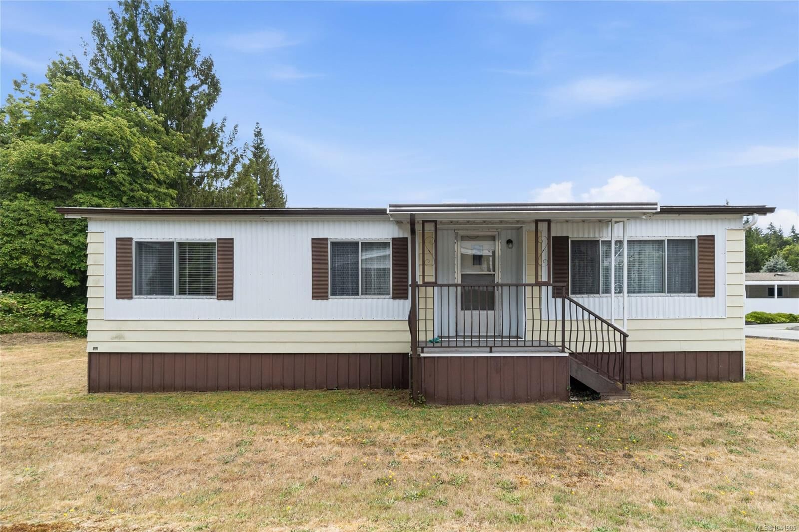 Property Photo:  4935 Broughton St #15  BC V9Y 8G7 