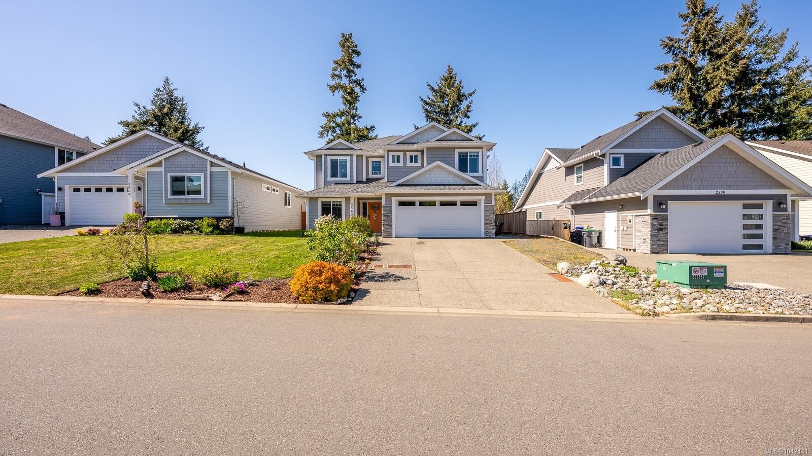 Property Photo: 2563 Brookfield Dr BC V9N 0E6