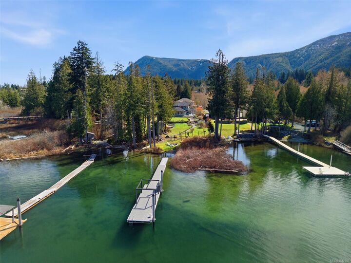 Property Photo: 521 Point Ideal Dr BC V0R 2G0