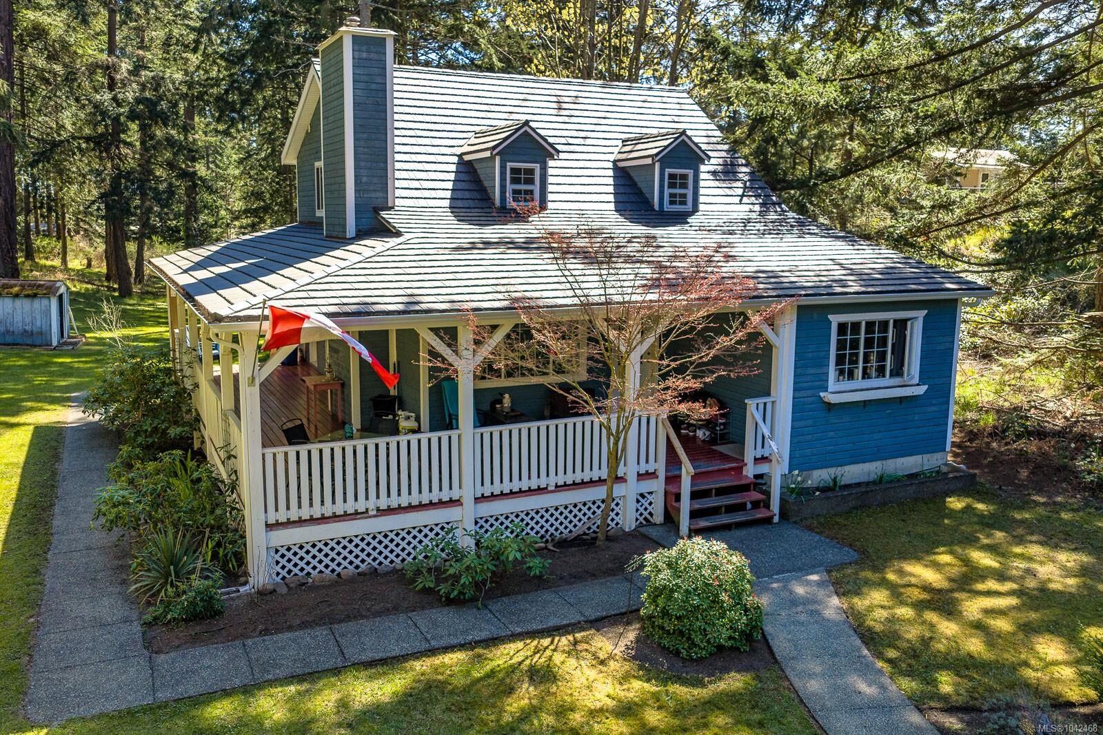 Property Photo: 745 Lazo Rd BC V9M 3V6