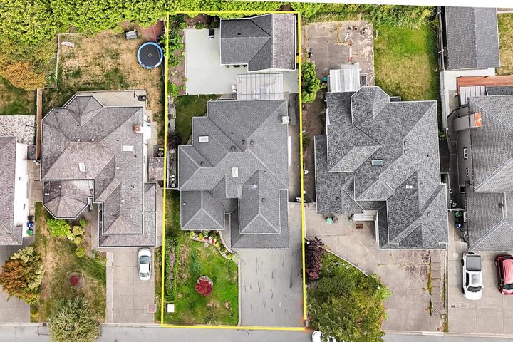 Property Photo: 6748 123A Street BC V3W 0Z1