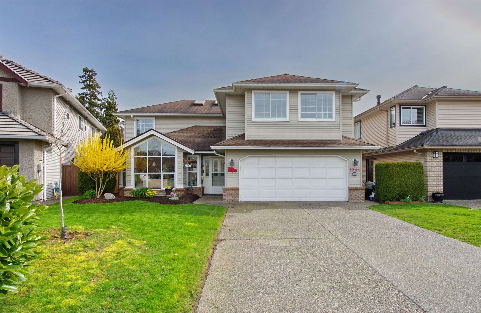 Property Photo: 6343 Crescent Place BC V4K 4V2