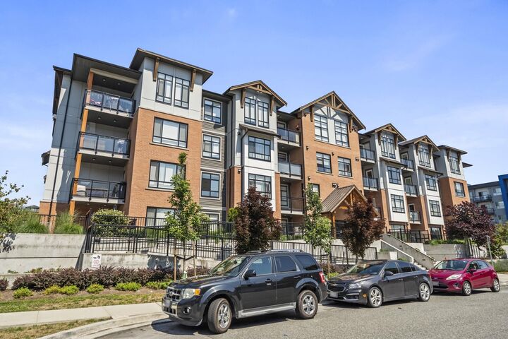 19945 Brydon Crescent 306 — photo 1