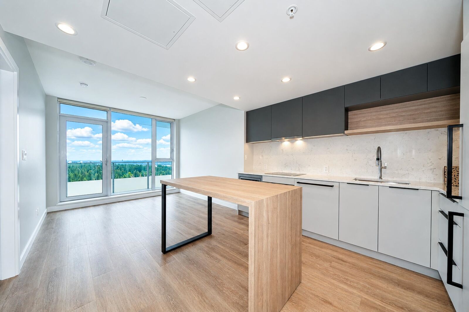 Property Photo: 567 Emerson Street 3502 BC V3J 0M8