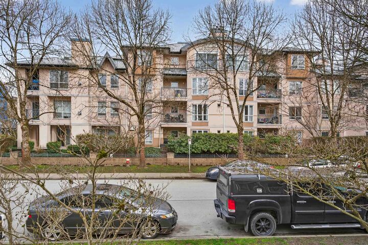 2435 Welcher Avenue 309 — photo 1