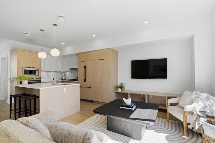 Property Photo: 5993 143 Street 12 BC V3X 0L8