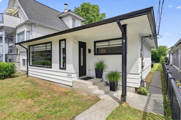 2141 Fraser Avenue — photo 1