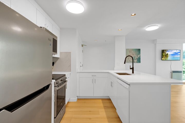 Property Photo: 1331 W Georgia Street 501 BC V6E 4P1
