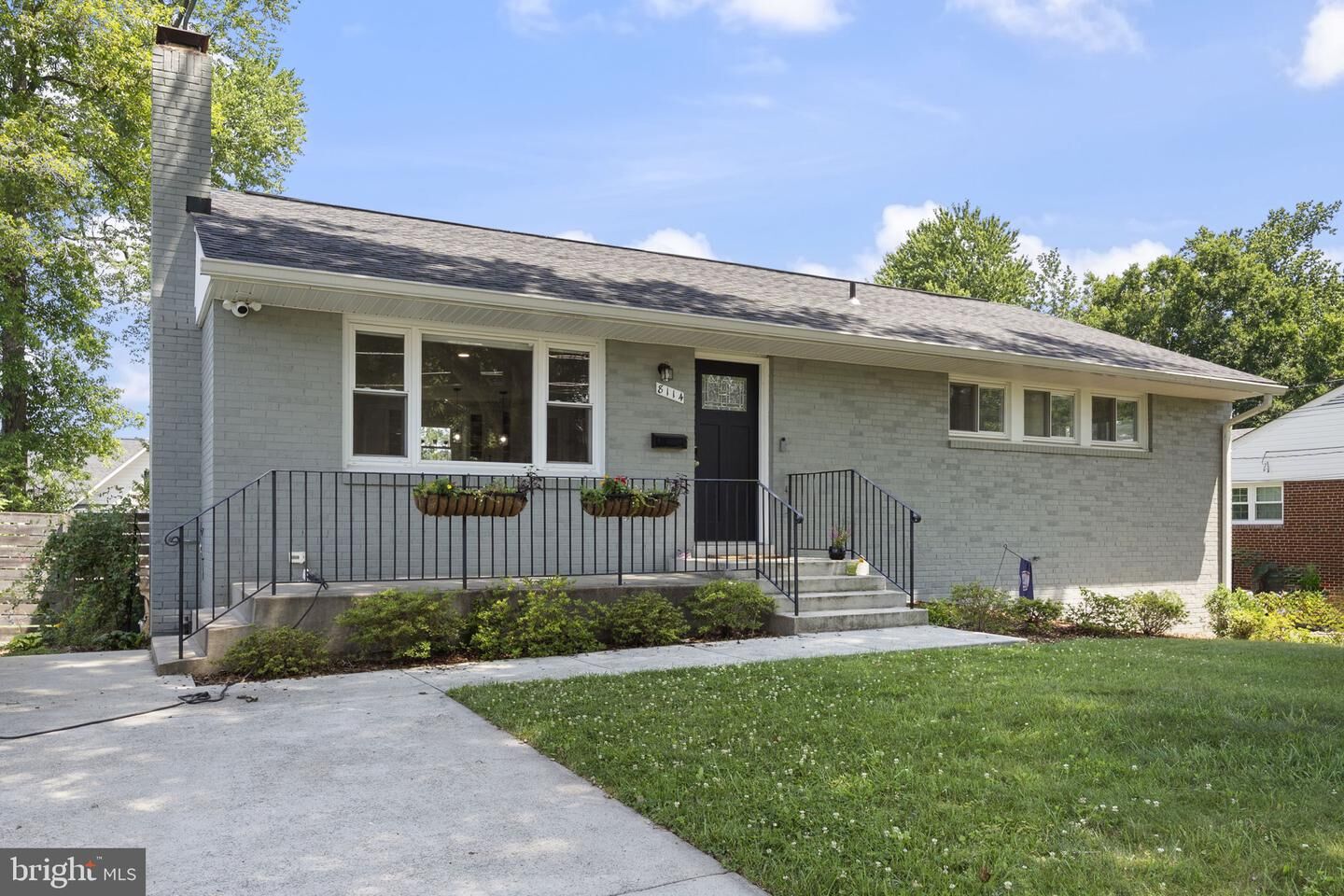 Property Photo: 8114 Drayton Lane VA 22151
