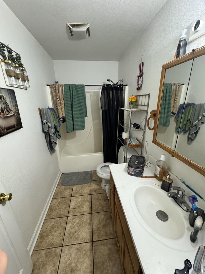 Property Photo:  305 Wood A&Ampb  AR 71913 
